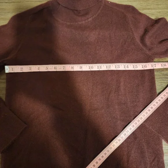 Quince Mongolian Cashmere Turtleneck Sweater NWOT Maroon Small - Picture 4 of 8